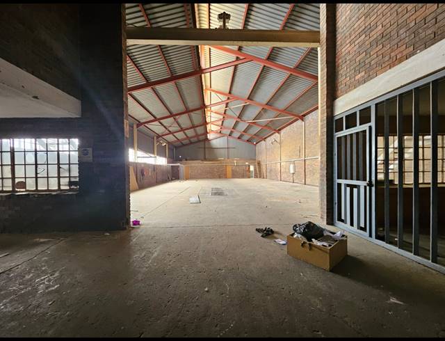 500M² WAREHOUSE TO LET IN LUIPAARDSVLEI